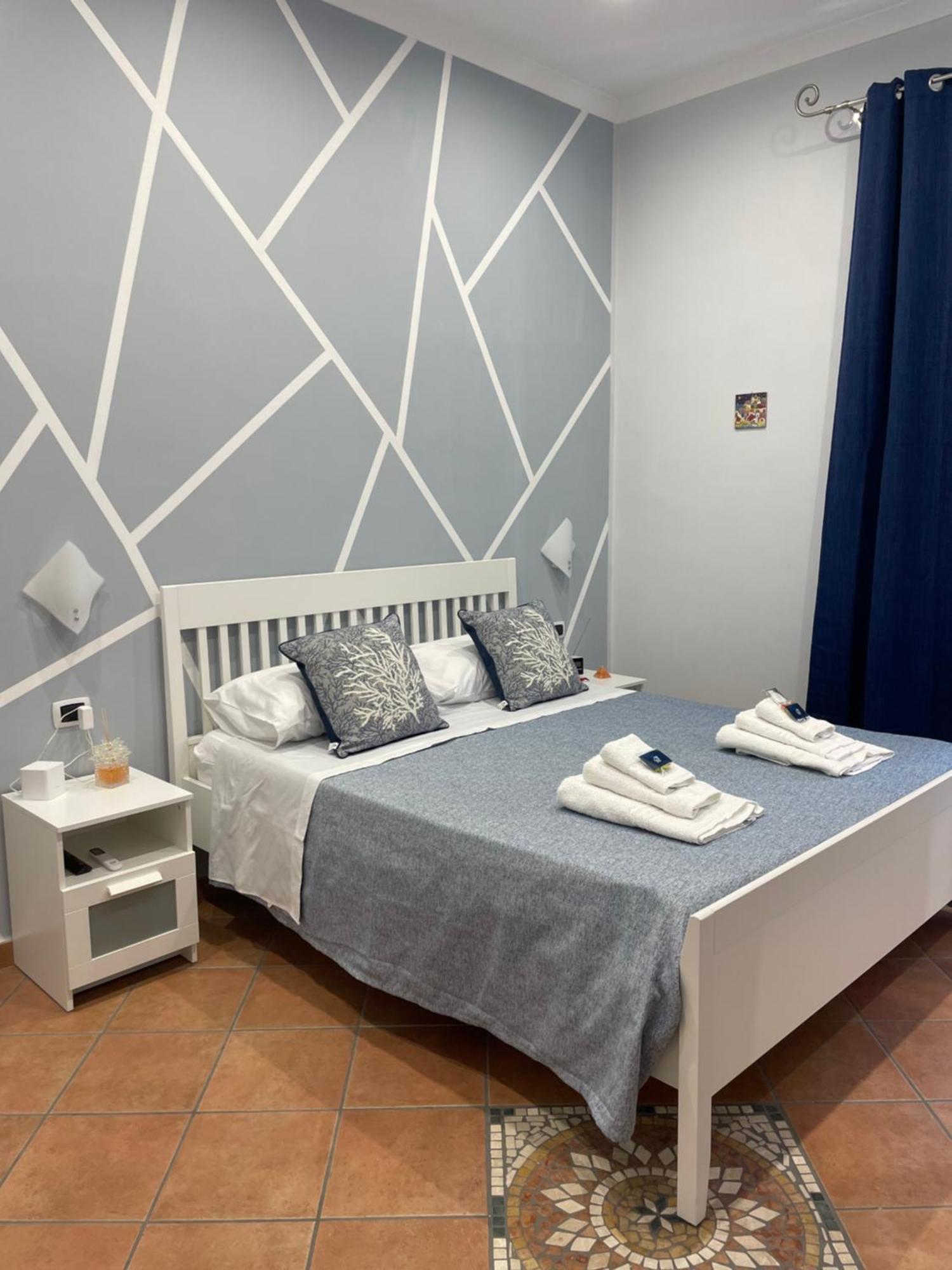 Manu'S Room Naples Exterior photo